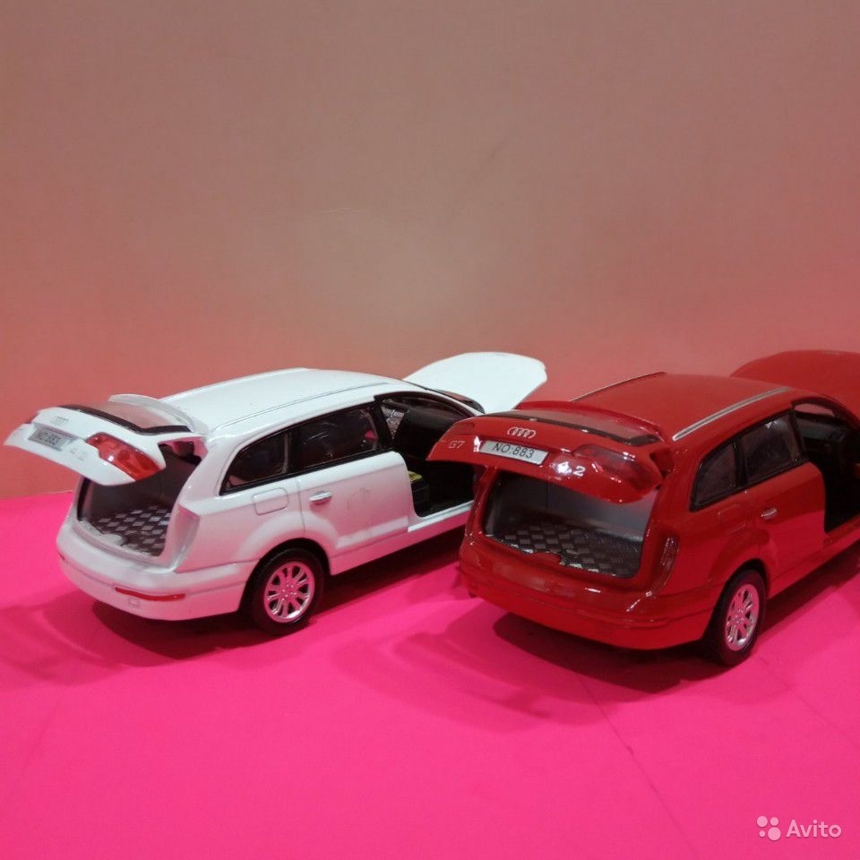 Audi Q7 металлическая модель, свет,звук